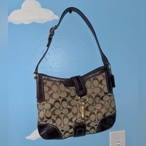 Vintage Coach Hobo Shoulder Bag w/ Gold Clasp Closure